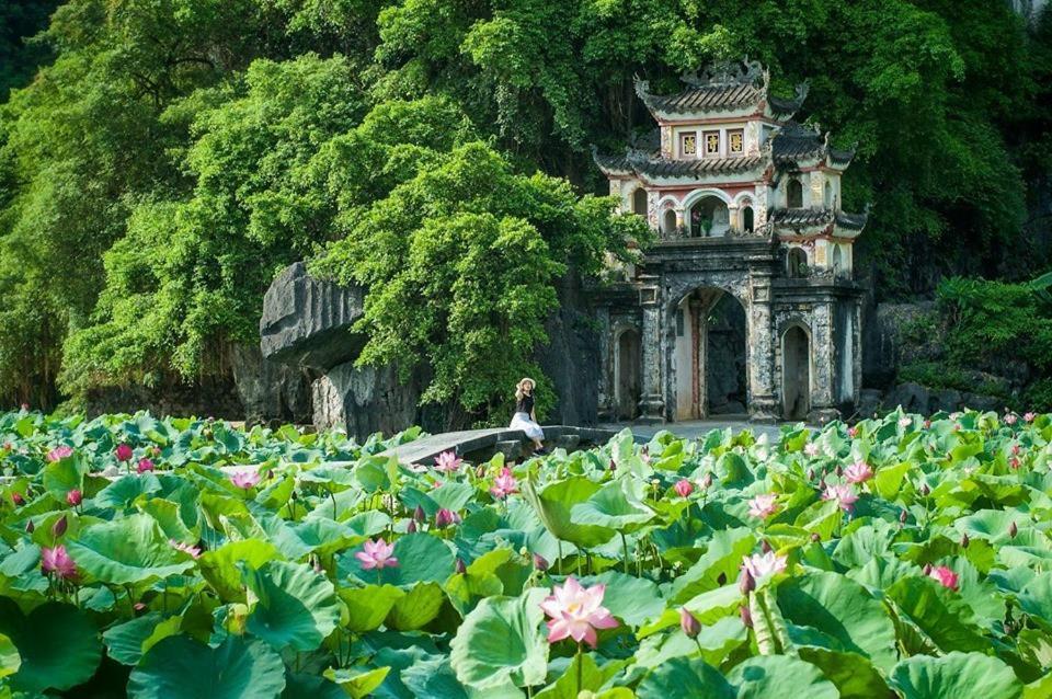 Апартаменты Nha Nghi Bolero Van Lam Экстерьер фото